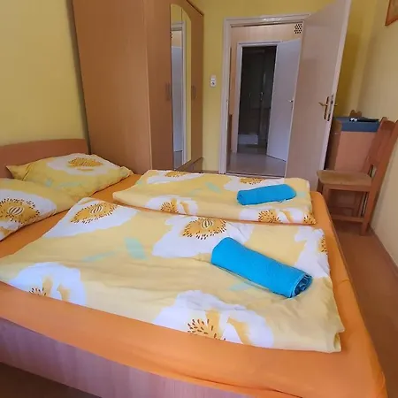 - Balaton 18519 Apartament *