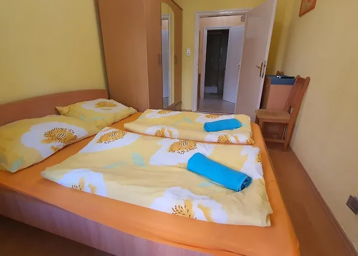 - Balaton 18519 Apartament *